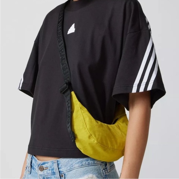 NWT Baggu Mini Crescent Bag Sour Urban Outfitters - Picture 4 of 8